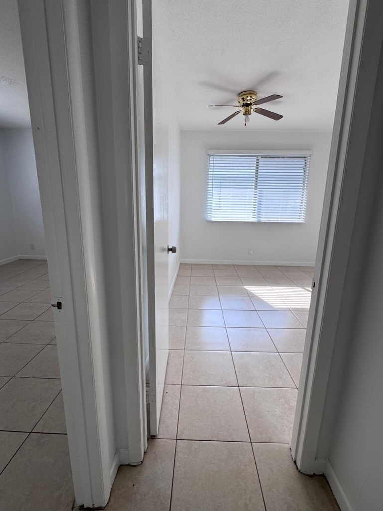 725 W Tiffany Drive - Photo 9