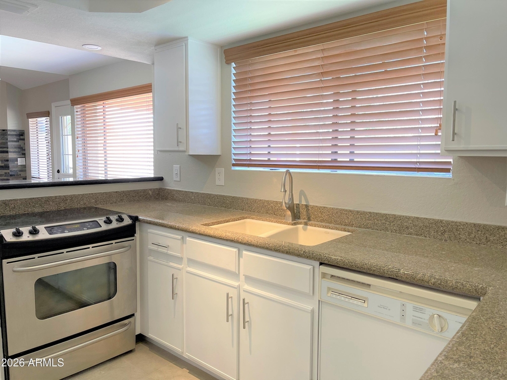 10235 N 31st Street - Photo 5