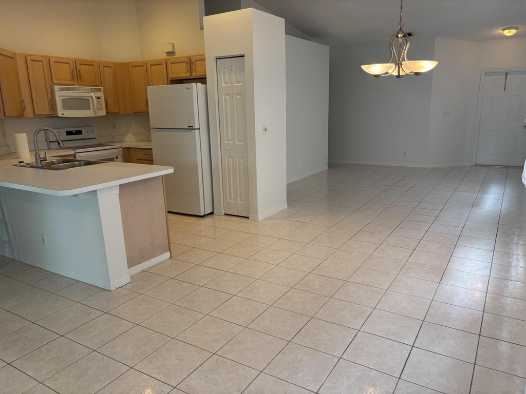4262 Nw 1st Place - Photo 6