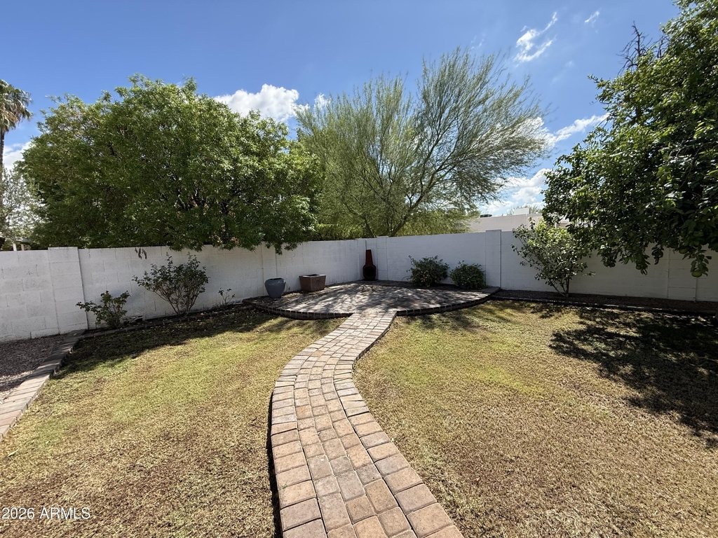 621 E Calavar Road - Photo 26