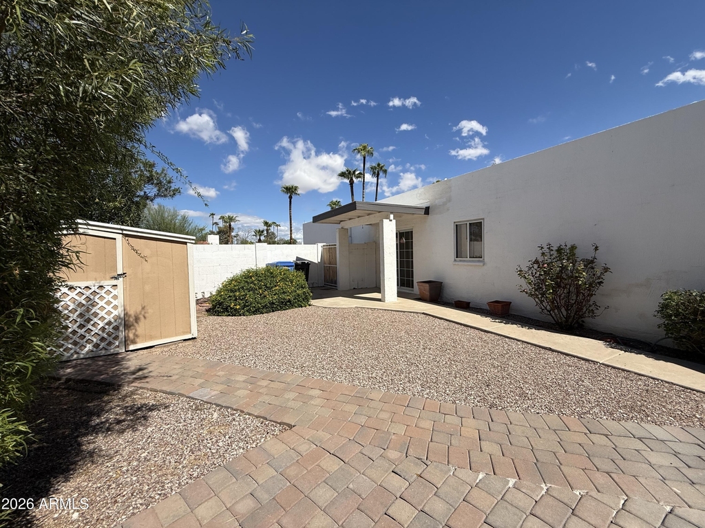 621 E Calavar Road - Photo 24