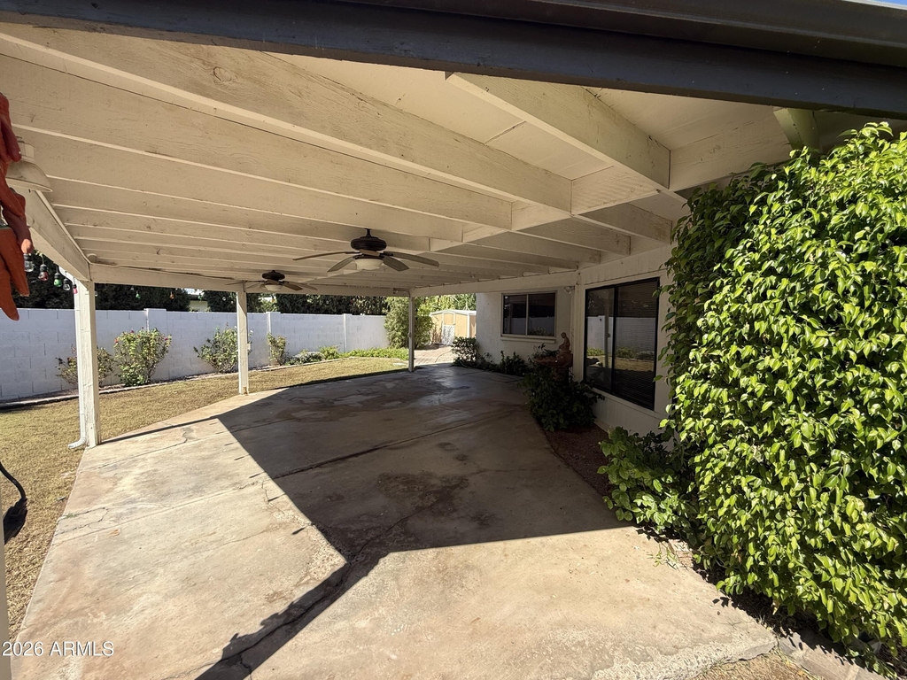 621 E Calavar Road - Photo 28