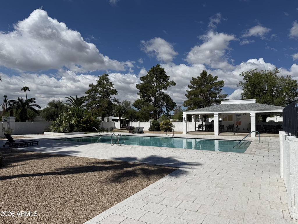 621 E Calavar Road - Photo 31