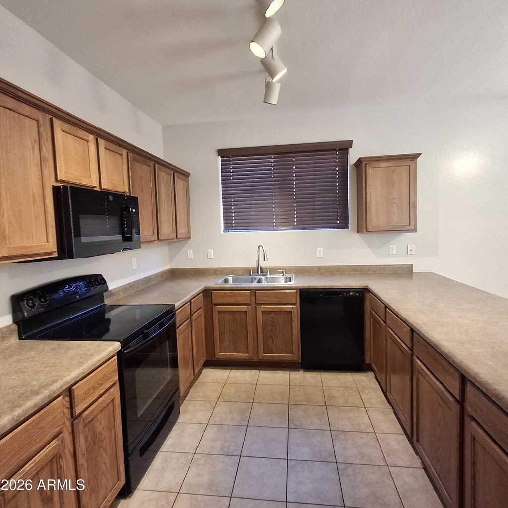 43947 W Palo Ceniza Way - Photo 10