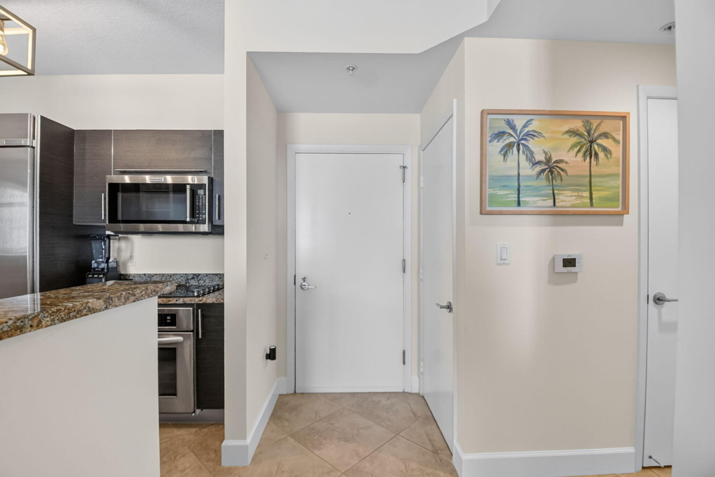 550 Okeechobee Boulevard - Photo 3