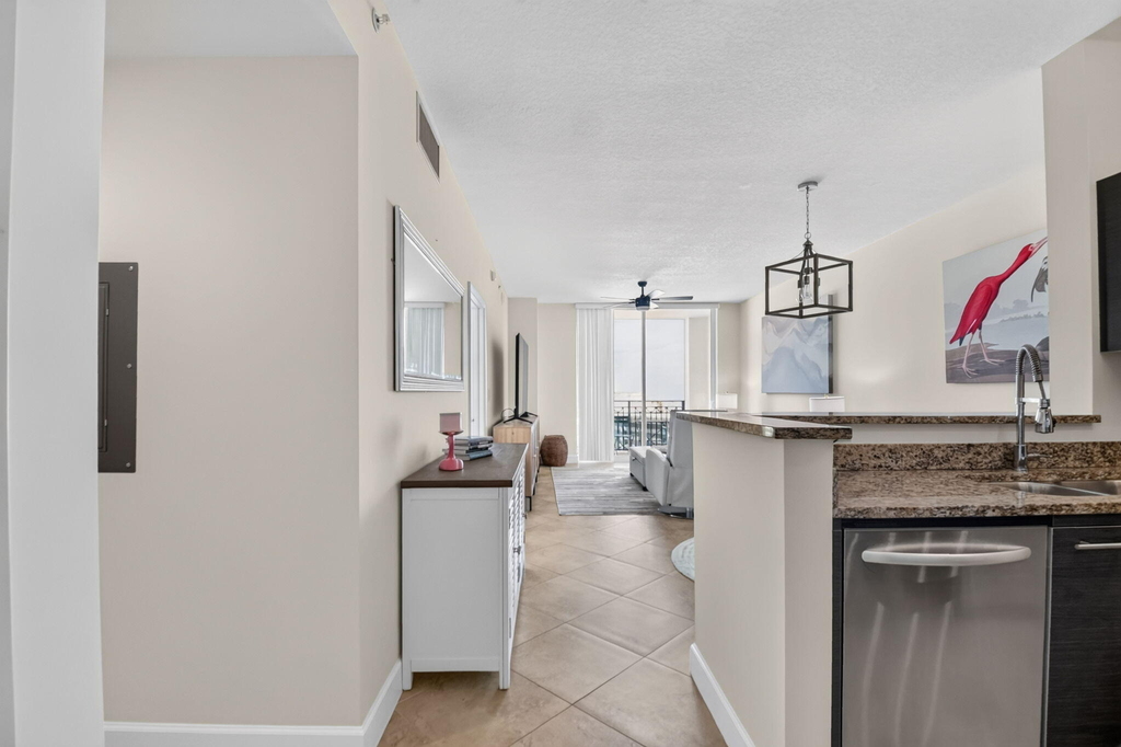 550 Okeechobee Boulevard - Photo 1