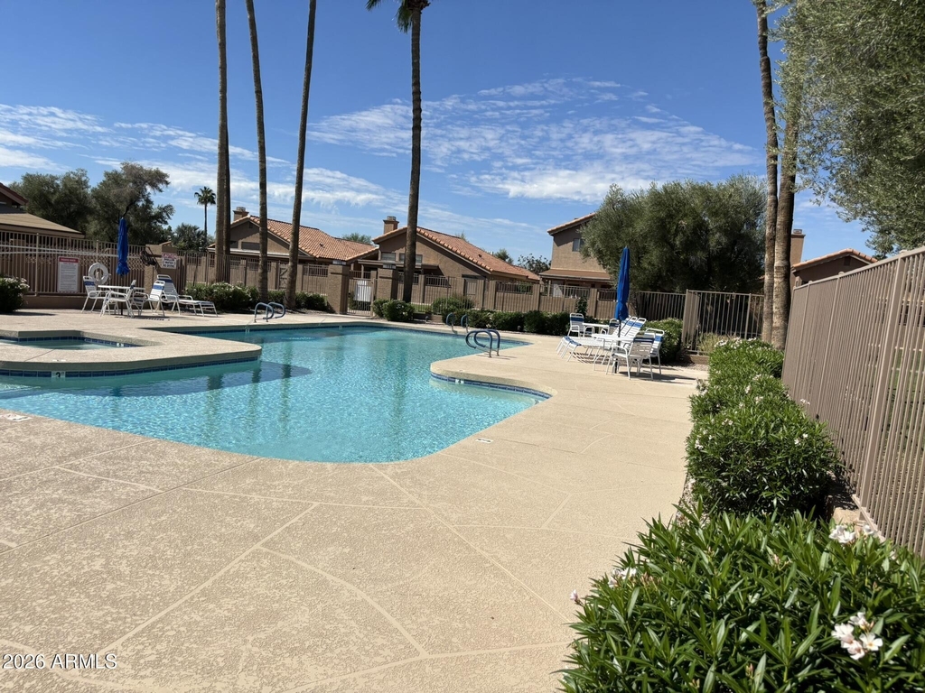 15629 N 51st Street - Photo 3