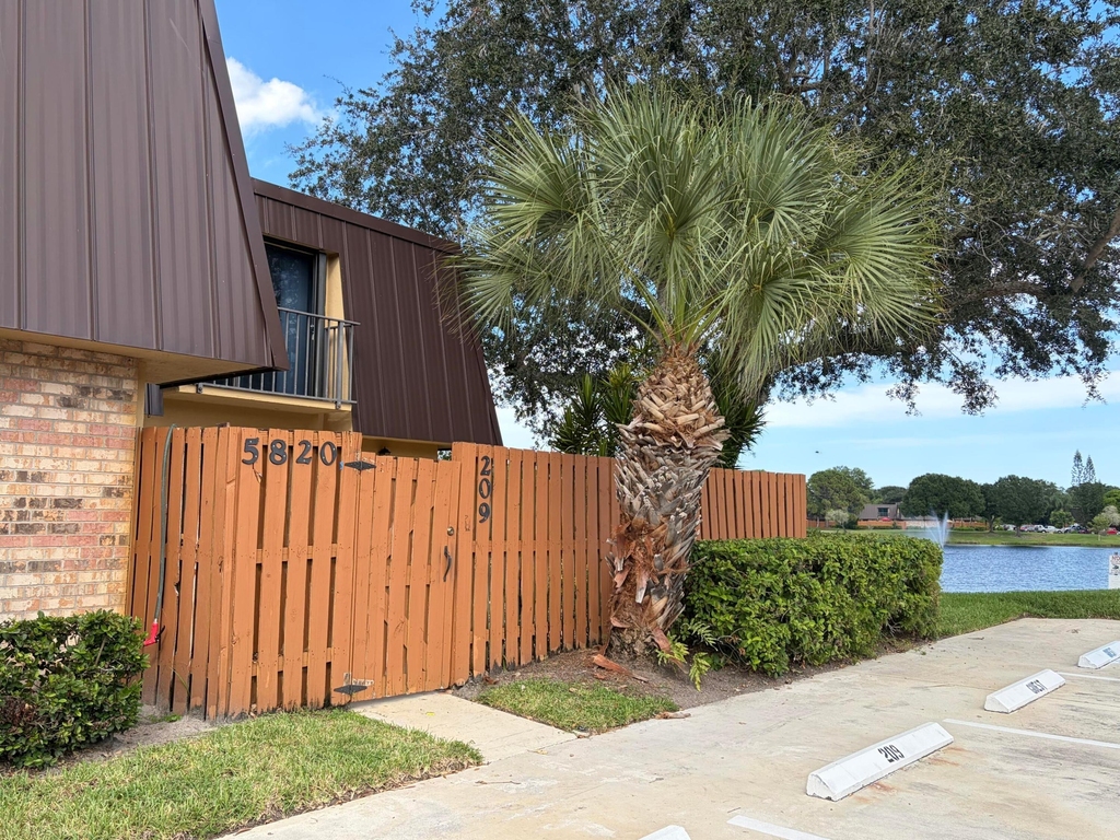 5820 Se Windsong Lane - Photo 2