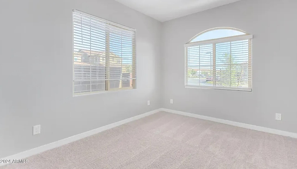 9640 E Thunderbolt Avenue - Photo 10