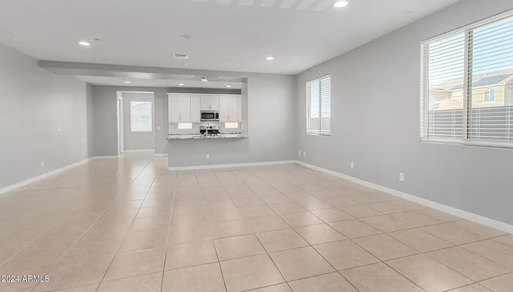 9640 E Thunderbolt Avenue - Photo 8