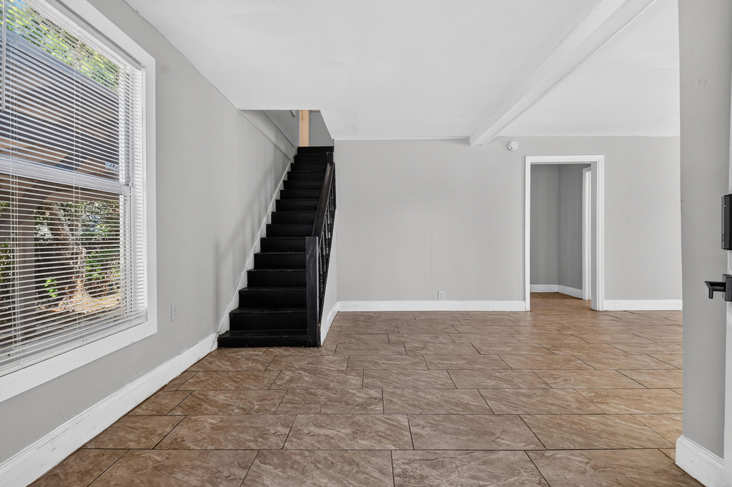885 7th Street - Photo 4
