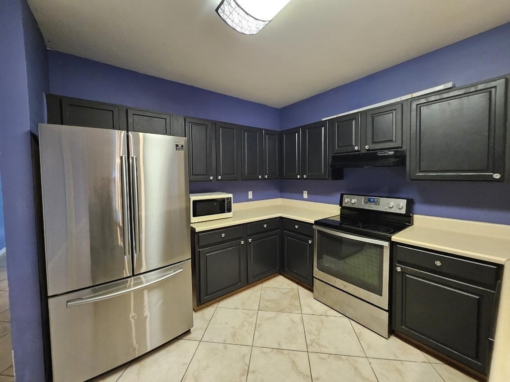 2957 Saginaw Avenue - Photo 1
