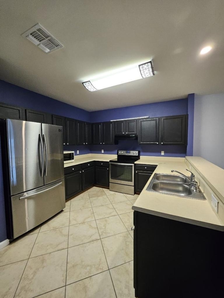 2957 Saginaw Avenue - Photo 2