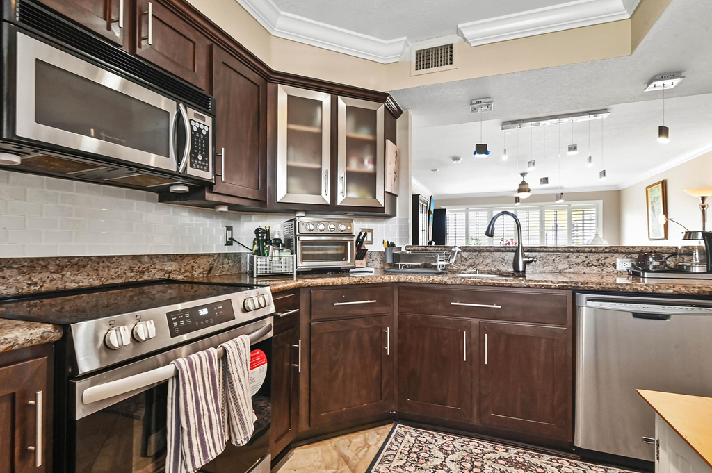 1501 E Broward Boulevard - Photo 8