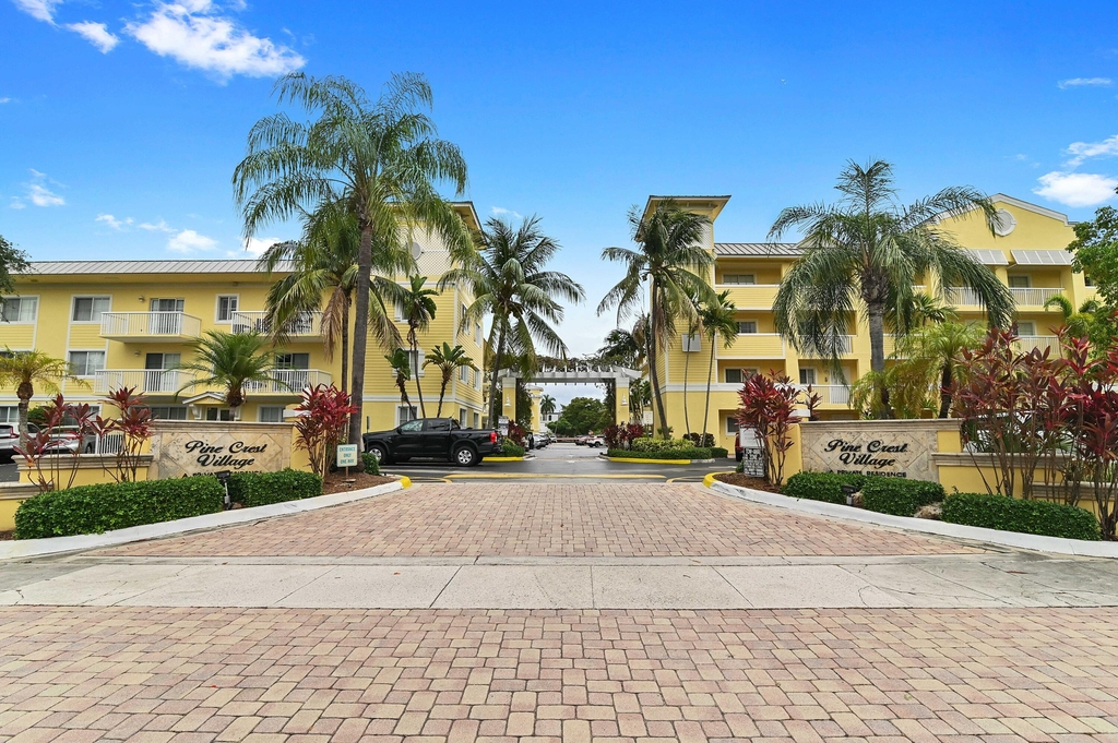 1501 E Broward Boulevard - Photo 2