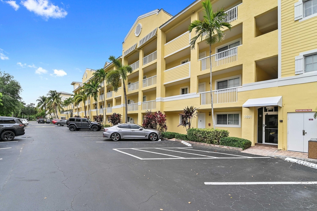 1501 E Broward Boulevard - Photo 0