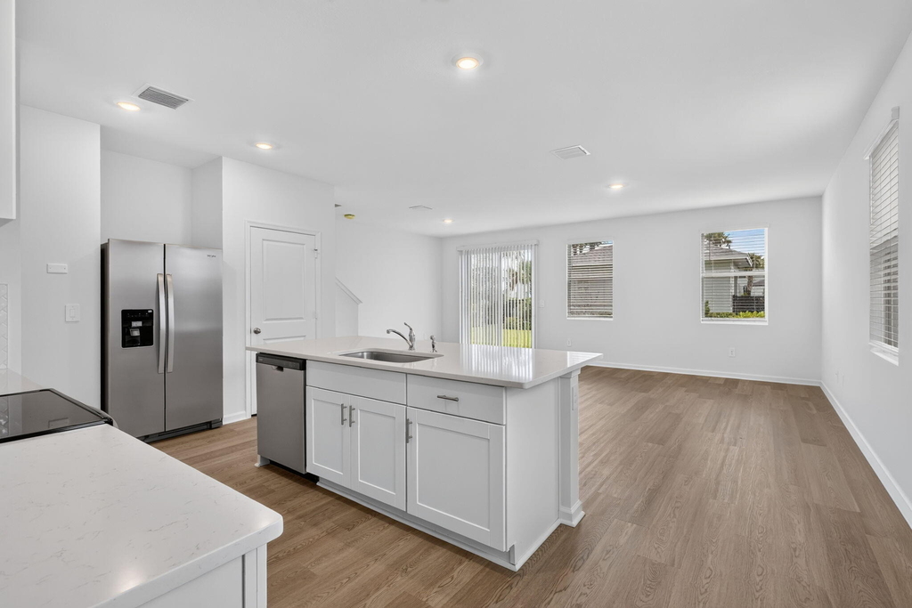 663 Salisbury Circle - Photo 2