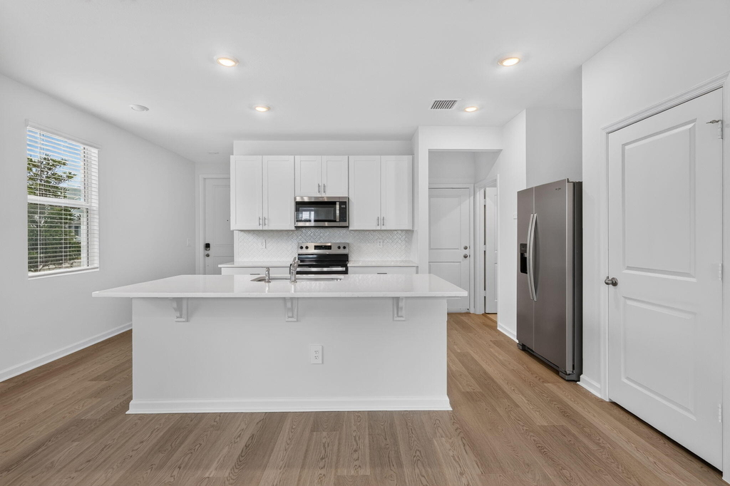 663 Salisbury Circle - Photo 3