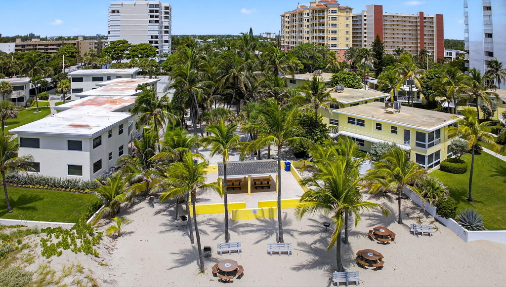 1391 S Ocean Boulevard - Photo 44