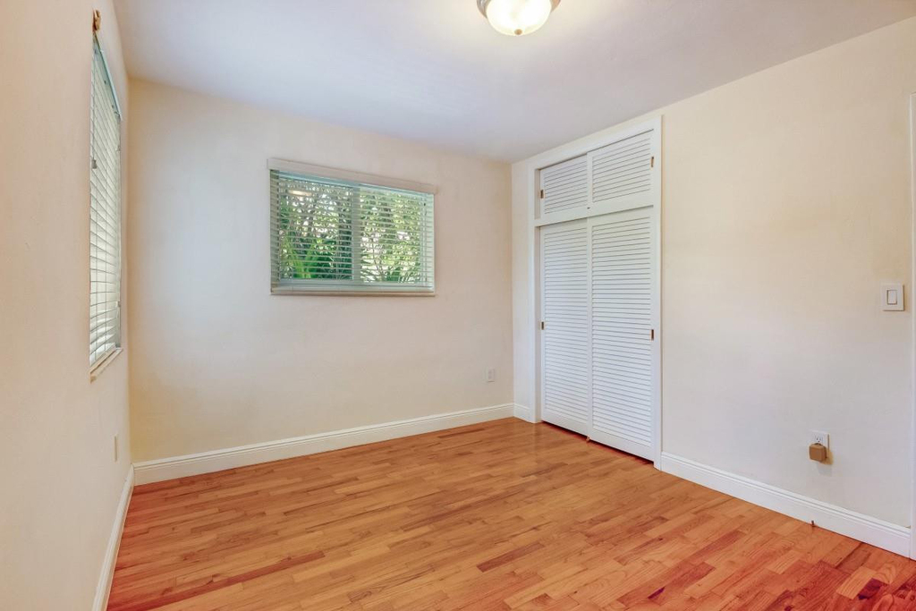 901 Santiago Street - Photo 5