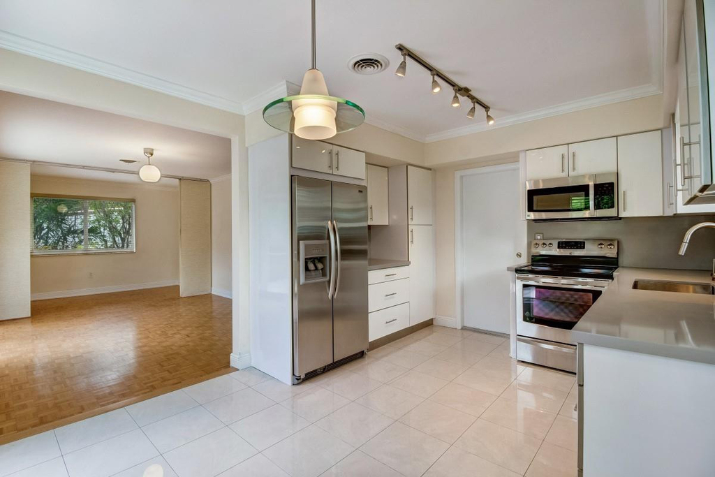 901 Santiago Street - Photo 7