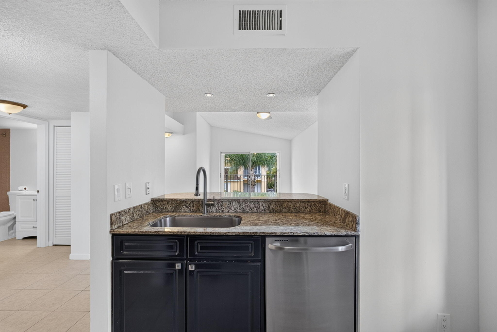 1120 Lake Shore Drive - Photo 6