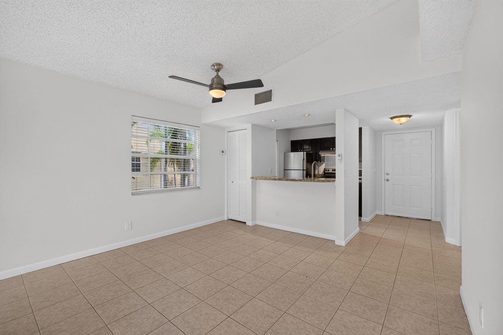 1120 Lake Shore Drive - Photo 3