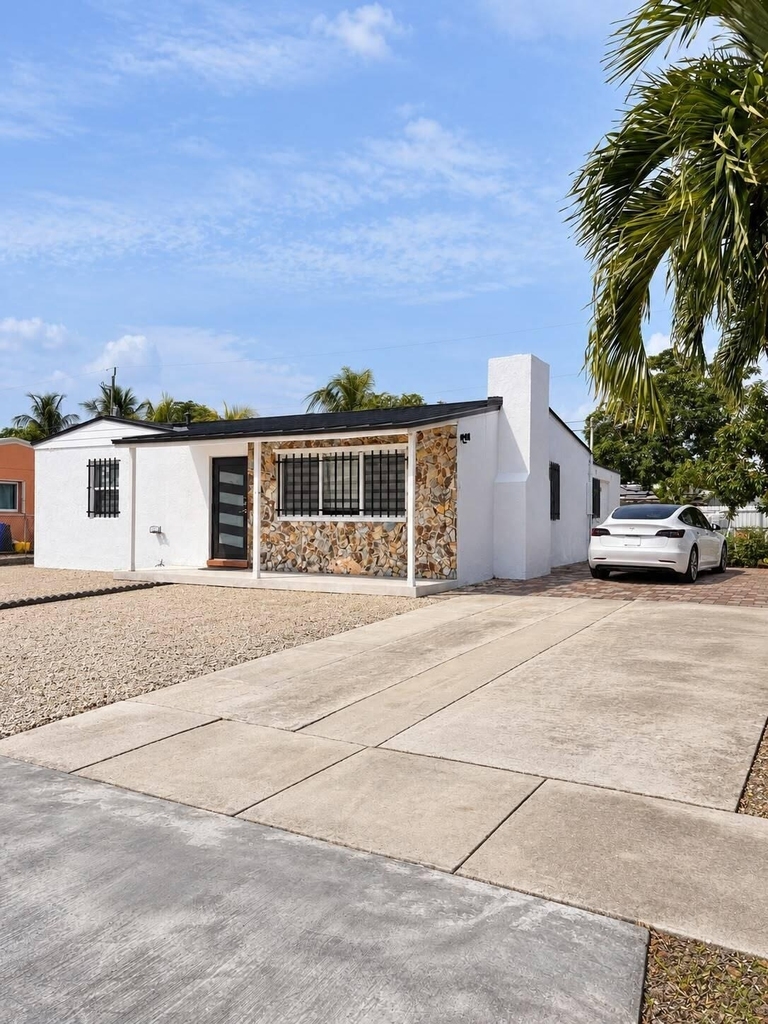 2333 Wabasso Drive - Photo 4