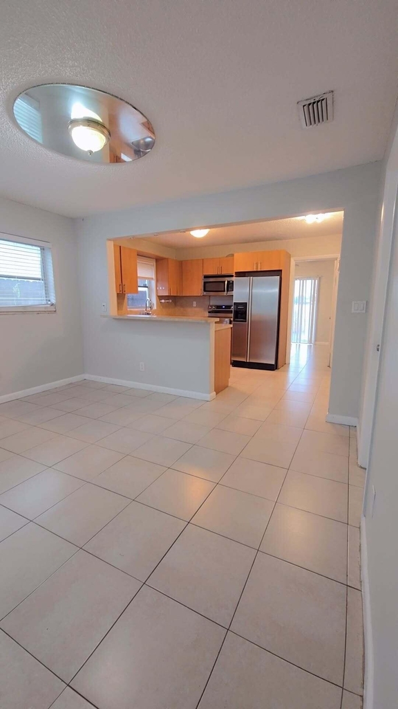 2521 Sw 58th Manor - Photo 4