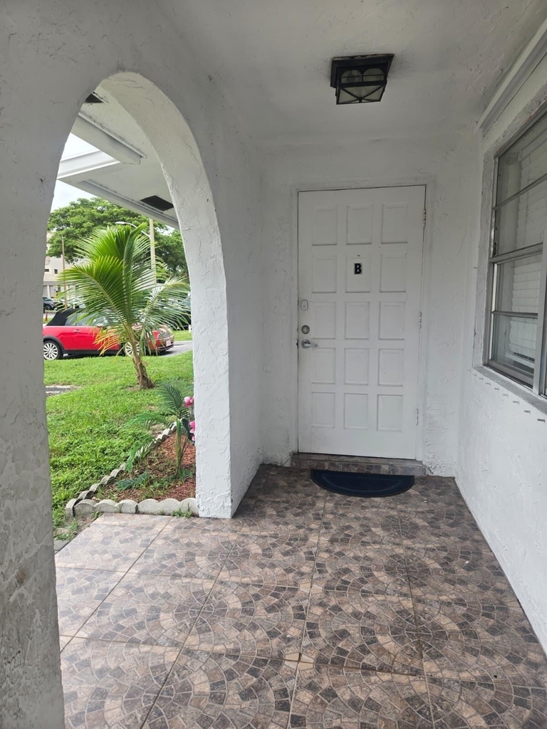 2521 Sw 58th Manor - Photo 1