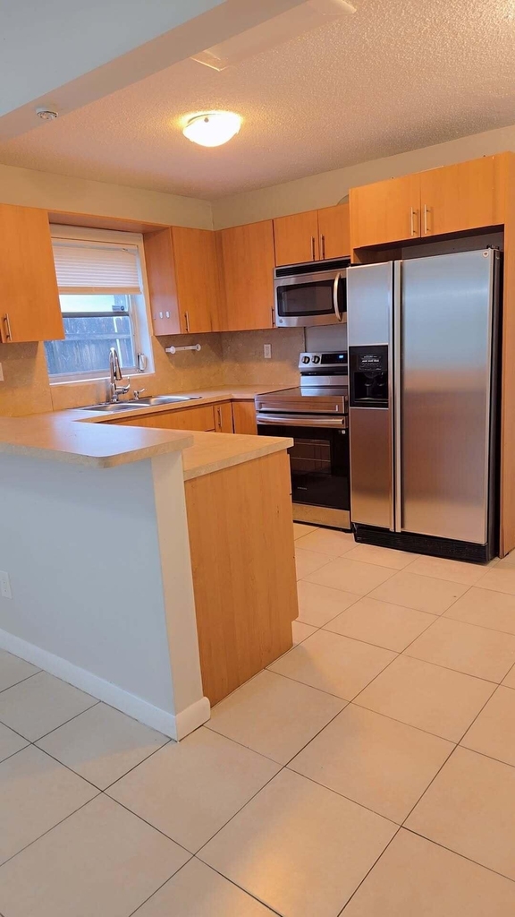 2521 Sw 58th Manor - Photo 6