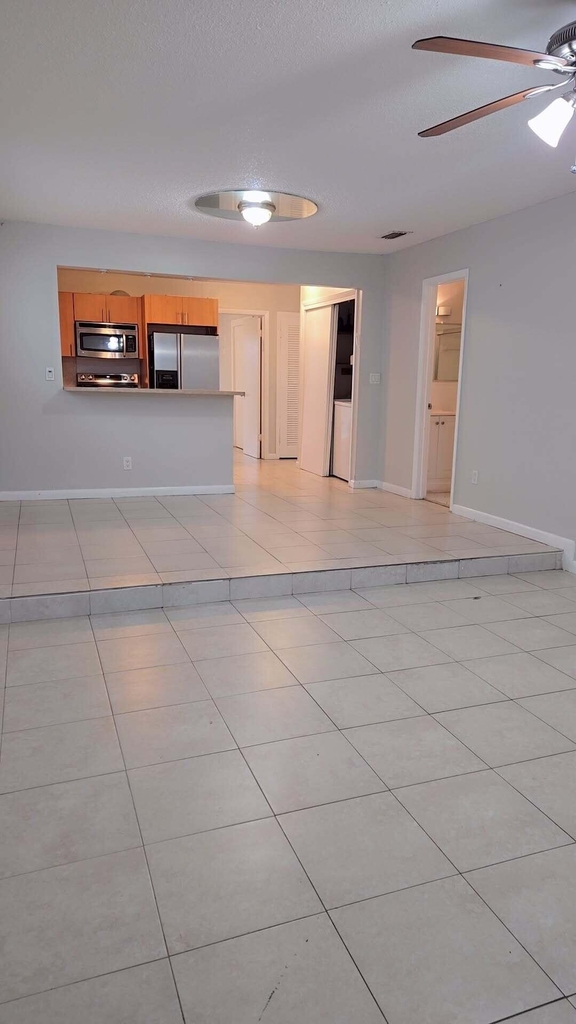 2521 Sw 58th Manor - Photo 3