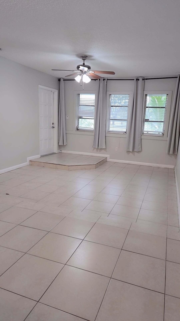 2521 Sw 58th Manor - Photo 2
