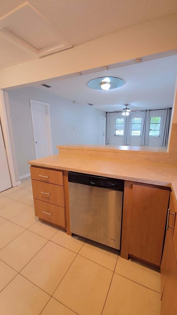 2521 Sw 58th Manor - Photo 8