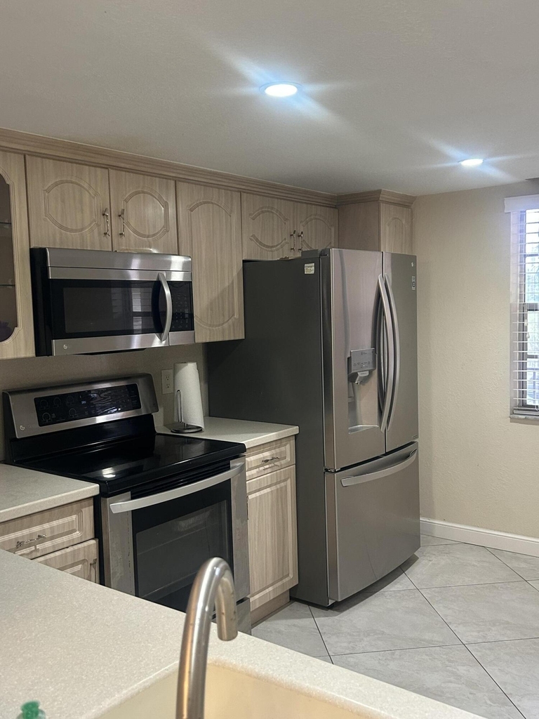 291 S Hollybrook Drive - Photo 1