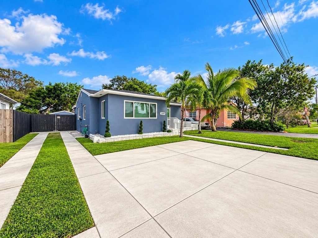 2649 Johnson Street - Photo 12