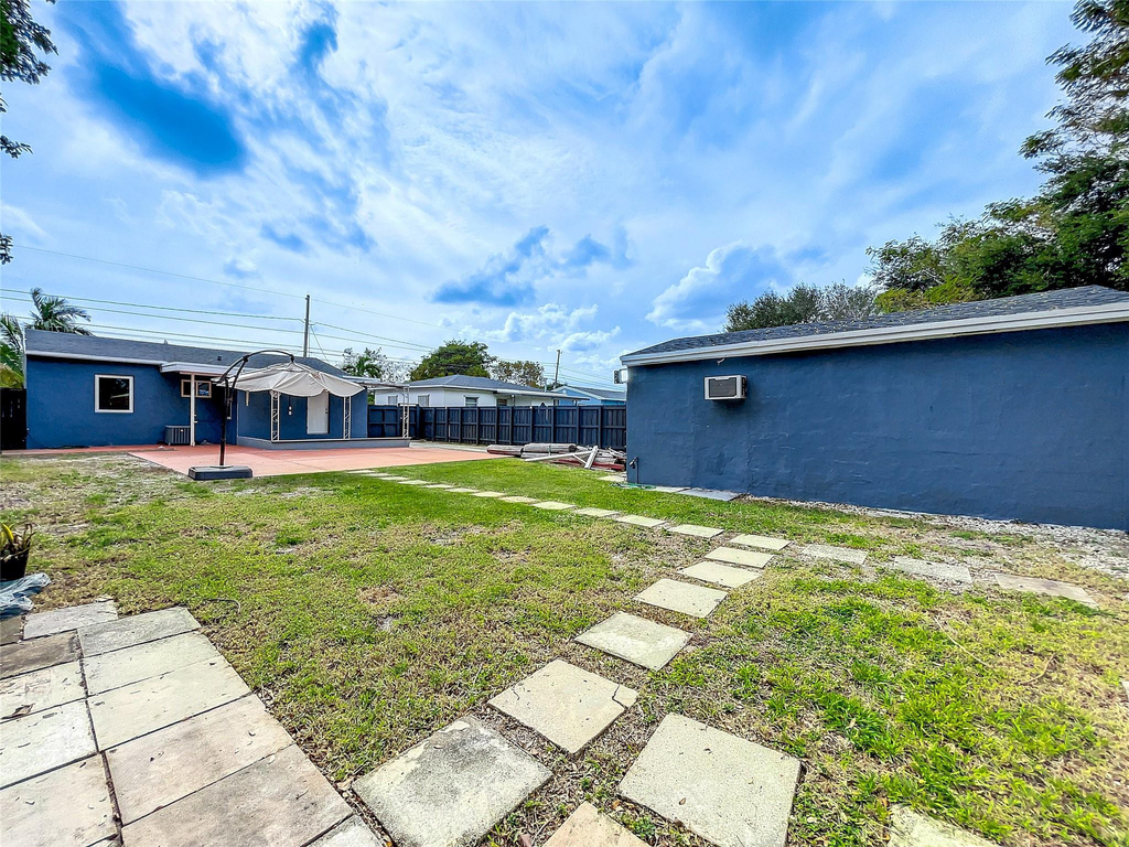 2649 Johnson Street - Photo 34