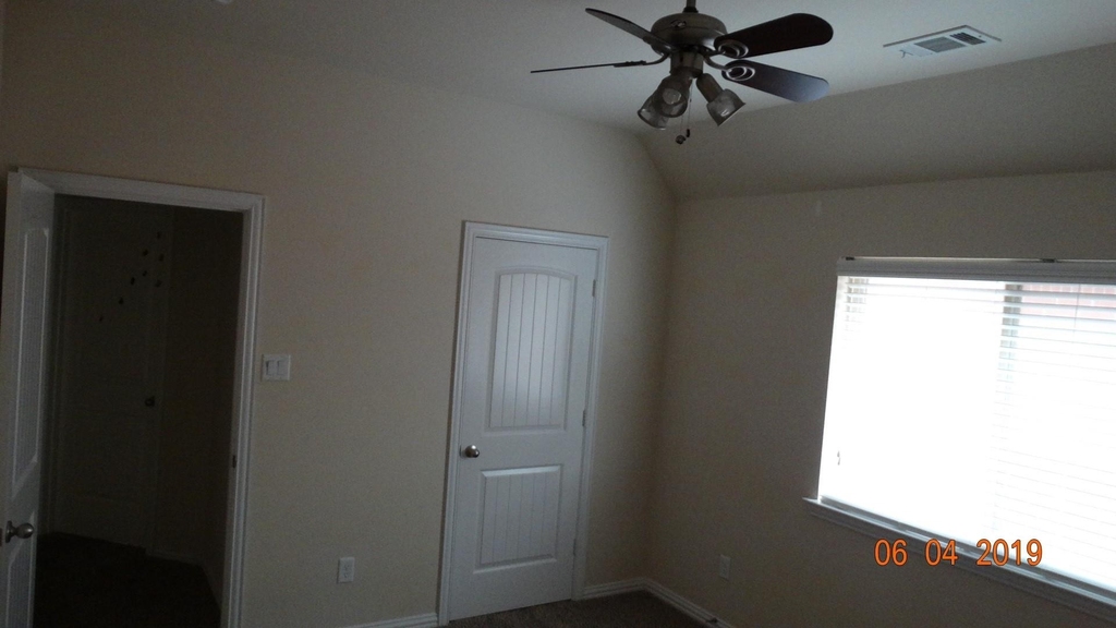 3412 Porter Creek - Photo 9