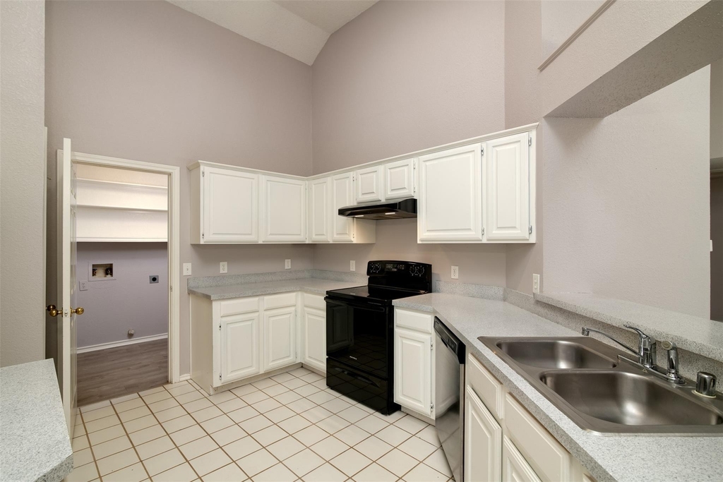 1329 Maywood Court - Photo 9