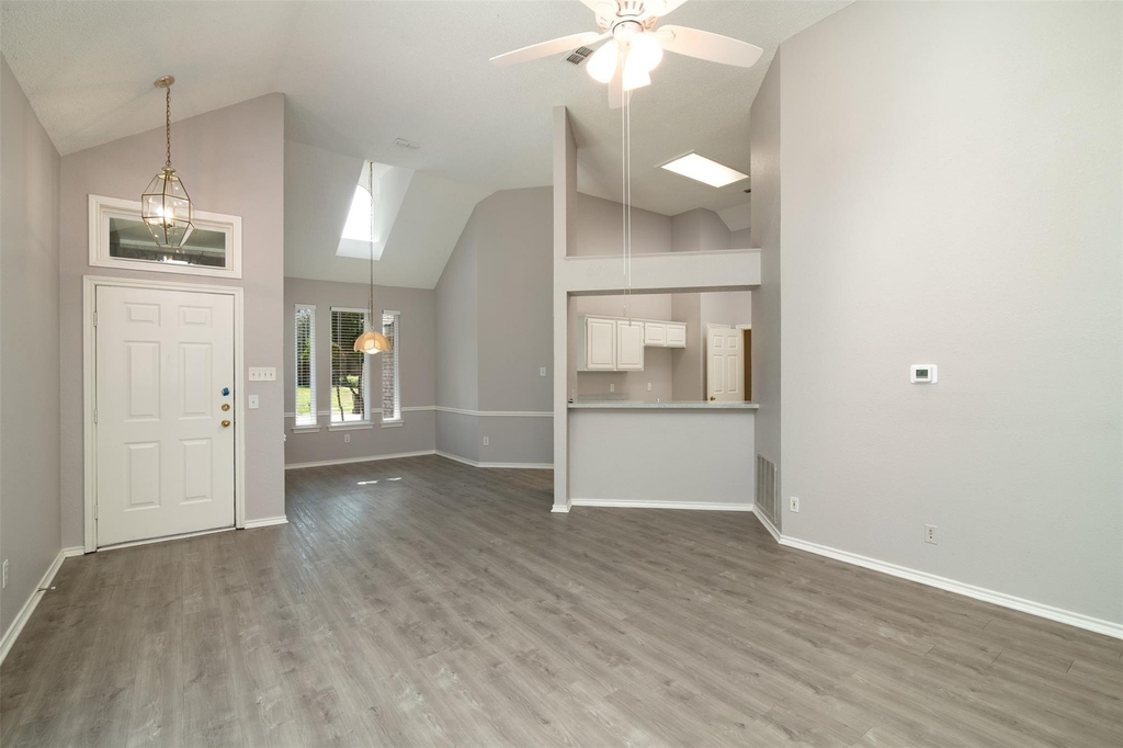 1329 Maywood Court - Photo 4