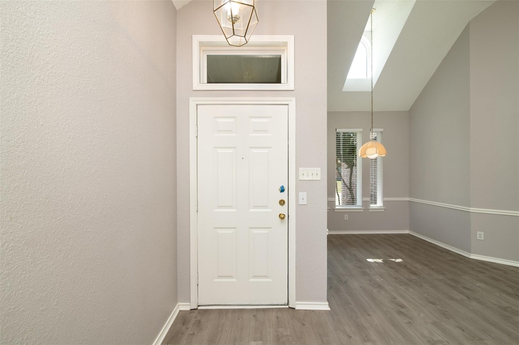 1329 Maywood Court - Photo 3