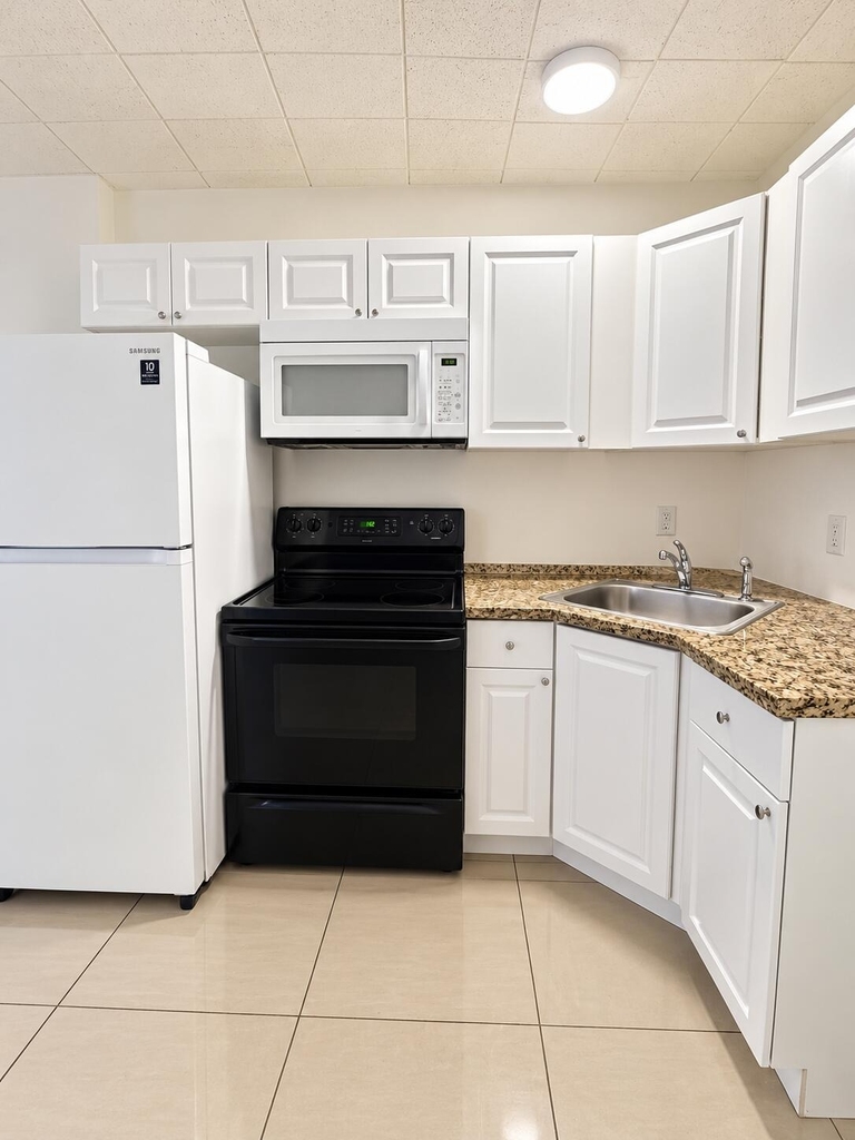 1711 Nw 7th Street - Photo 7