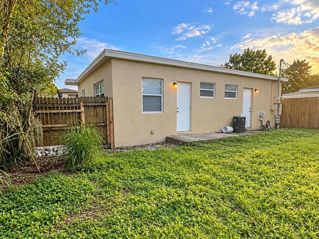 1711 Nw 7th Street - Photo 14