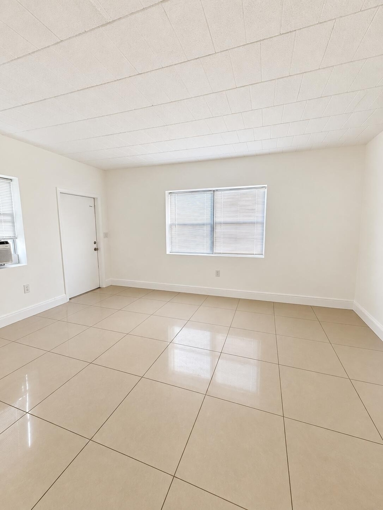 1711 Nw 7th Street - Photo 5