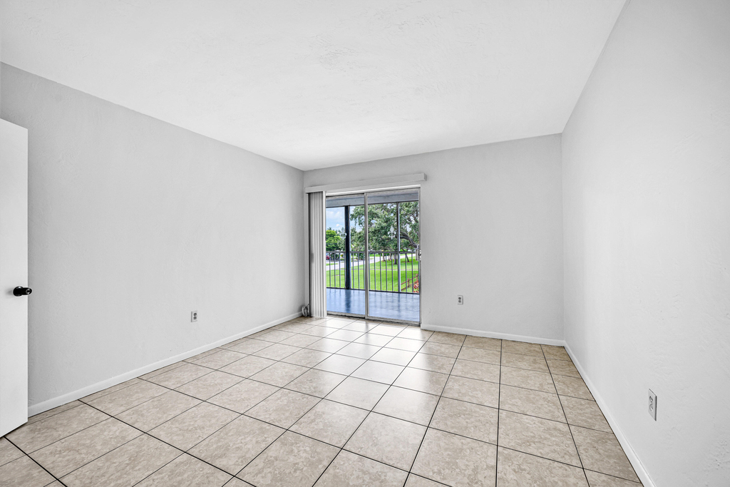 199 Sw 15th Street - Photo 10