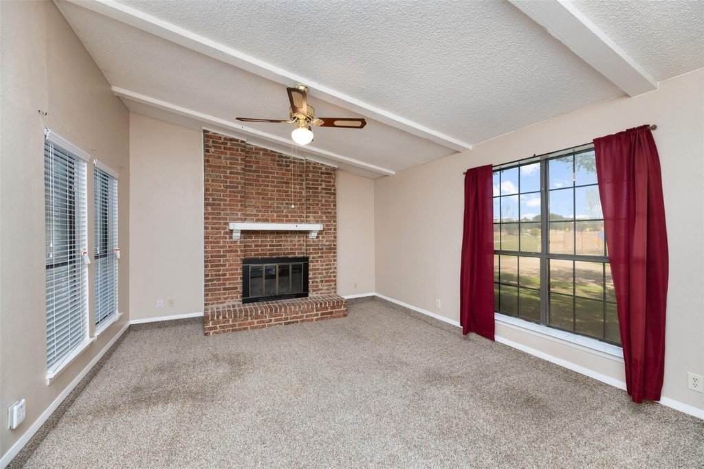 416 Lincoln Drive - Photo 3