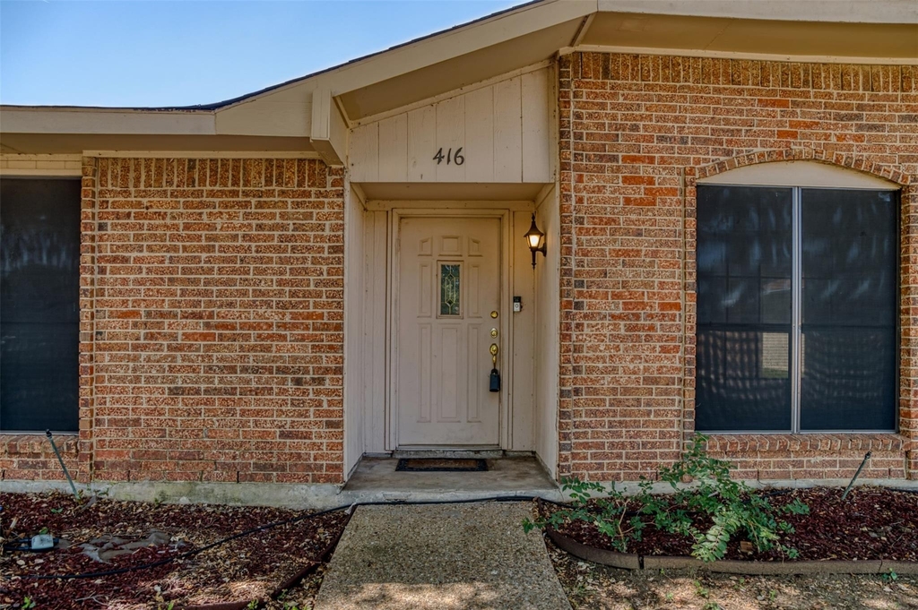 416 Lincoln Drive - Photo 1