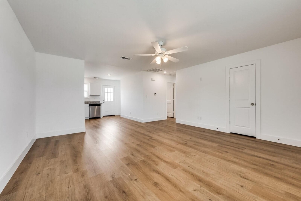 108 James Court - Photo 6