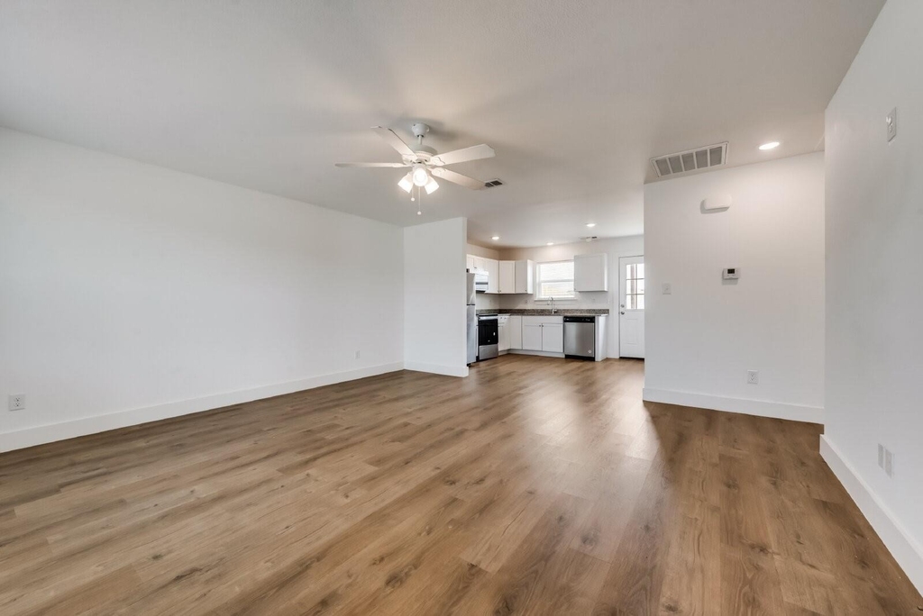 108 James Court - Photo 7