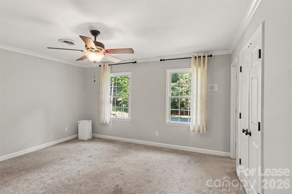 5812 Camelot Road - Photo 21